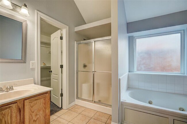 Building Photo - 7508 NW 134th St