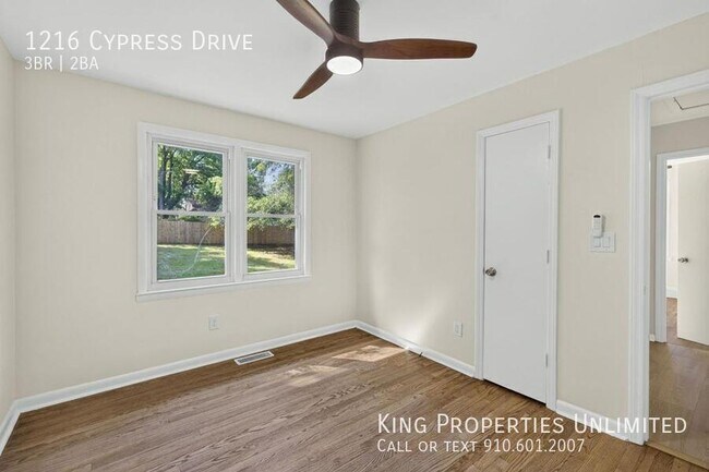 Building Photo - 1216 Cypress Dr
