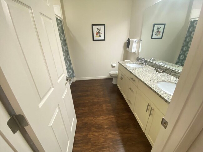 Building Photo - 5372 Diplomat Ct