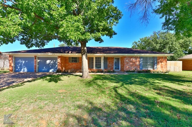 Building Photo - Complete RENOVATION only a few years ago!  Large bedrooms!