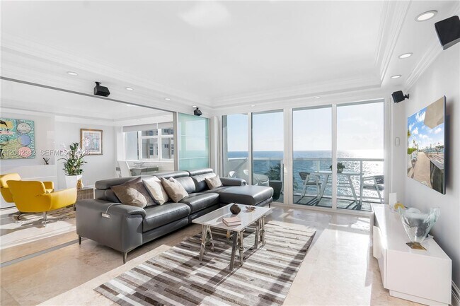 Building Photo - 3140 S Ocean Dr