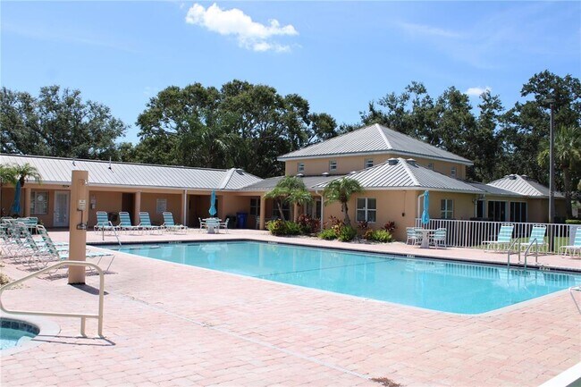 Building Photo - 4410 Fairways Blvd