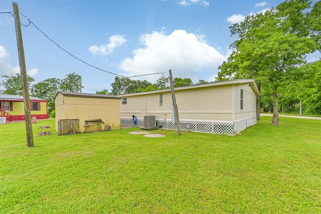 Building Photo - 1749 Max Rd