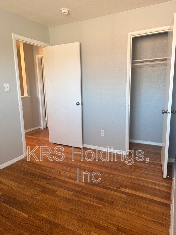 Building Photo - 861-841 41st St