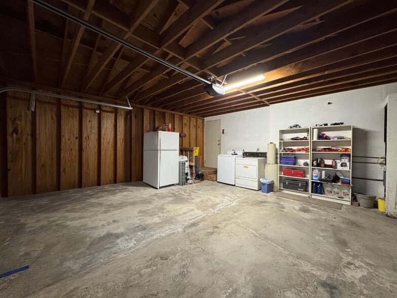 Washer/Dryer in Garage - 11050 Keswick St