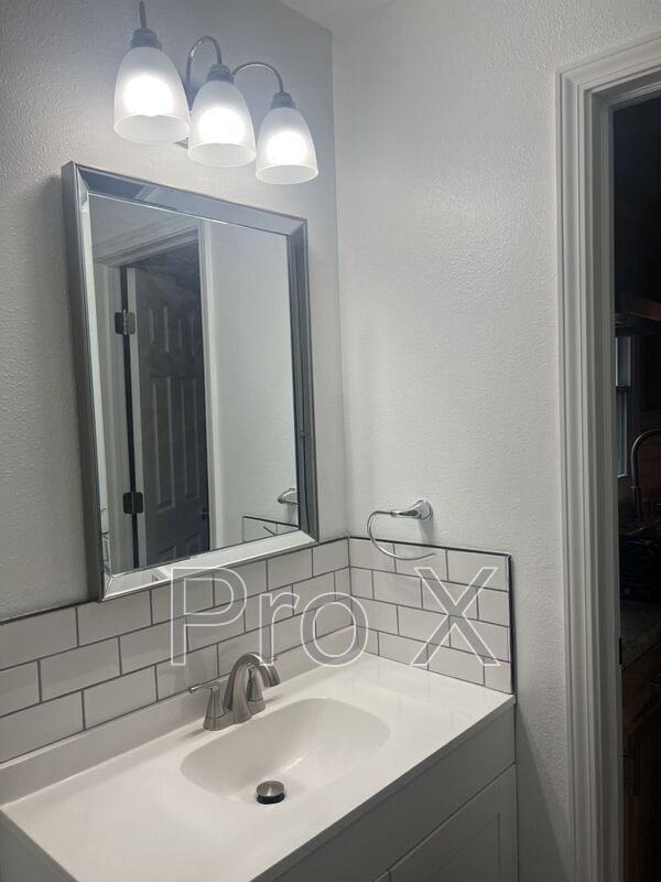 Building Photo - 902B S Moffet Ave