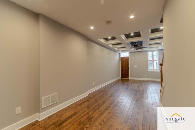 Building Photo - 1125 S Clinton St