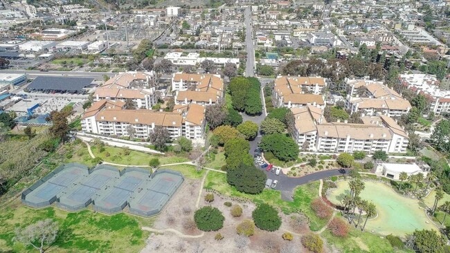 Building Photo - 5765 Friars Rd