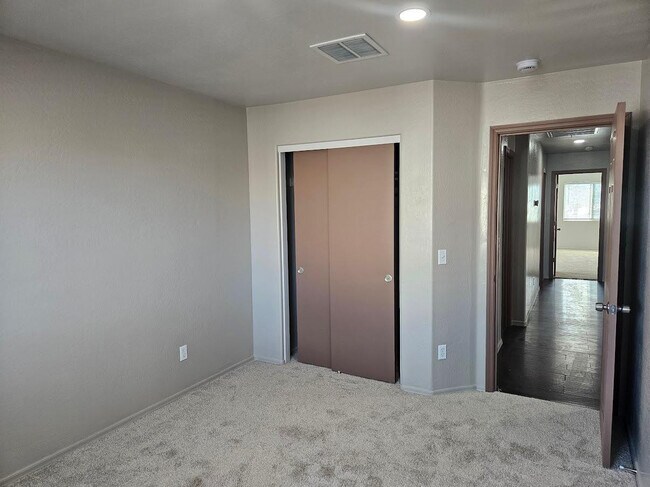Building Photo - 36337 W Velazquez Dr