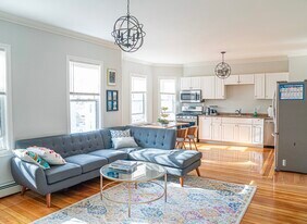 Building Photo - 27 Everett St