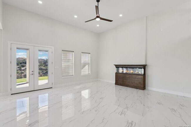 Building Photo - 10014 Ivory Canyon