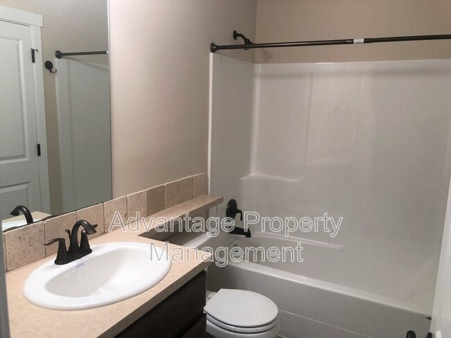 Building Photo - 5836 NE Chandra Ct