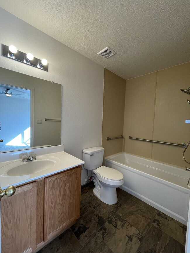 Building Photo - 3119 El Caballero Dr SW