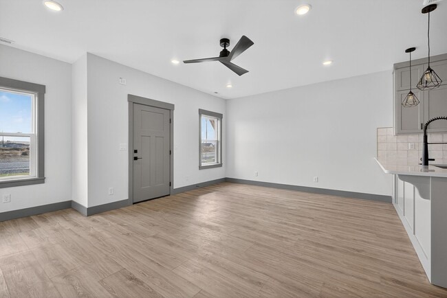 Building Photo - MUST SEE TOWNHOMES IN AMMON RIGHT OFF BEAC...