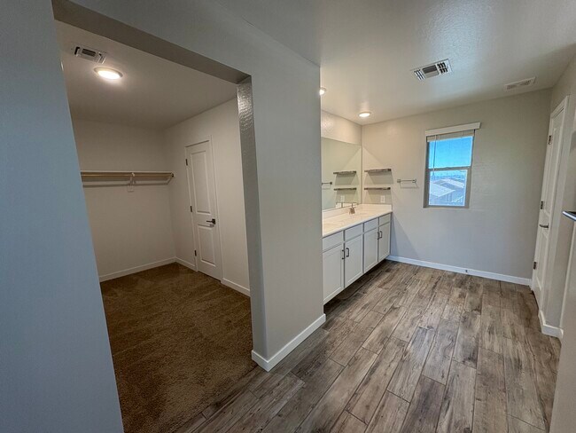Building Photo - 17056 W Alice Ave