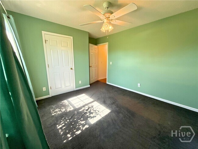 Building Photo - 144 Mills Run Dr