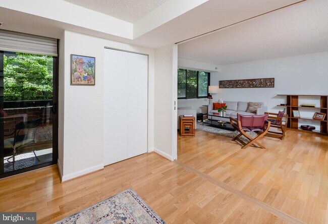 Building Photo - 1140 23rd St NW