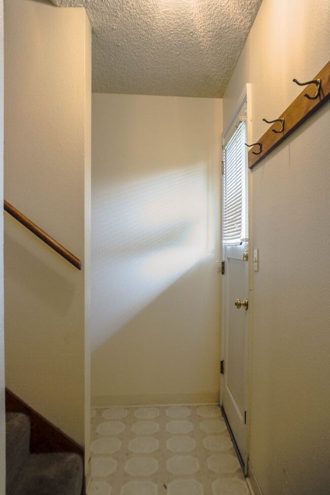 Building Photo - COMING SOON!!!  Fantastic 4 Bedroom Home on Blueberry Hill in Hazel Dell!