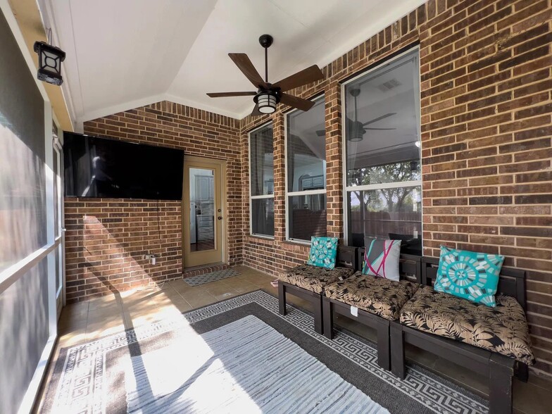 Building Photo - 5915 Ivy Glen Dr