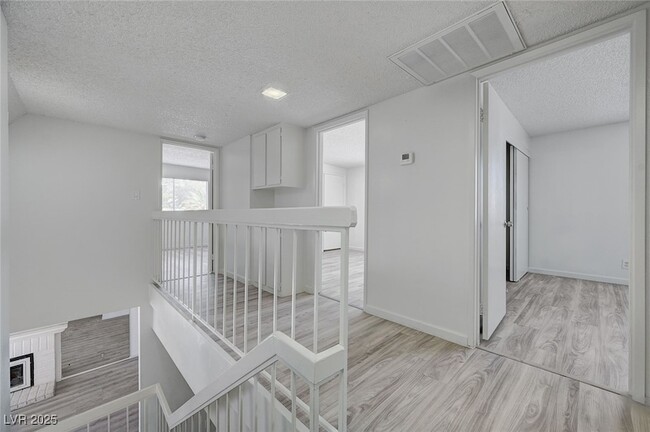 Building Photo - 7182 Acorn Ct