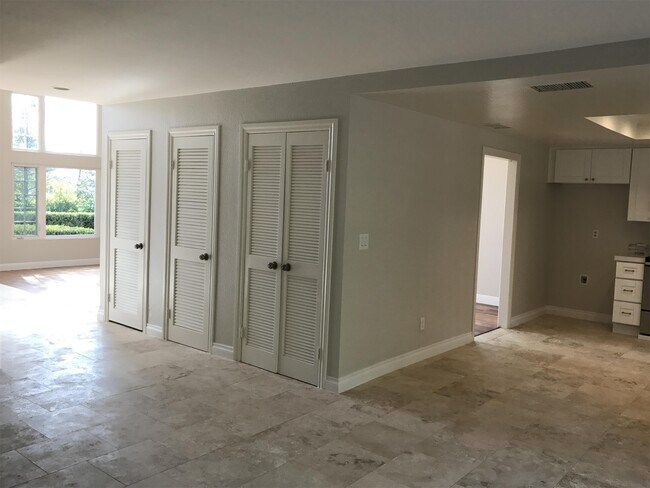 Building Photo - 2132 Dons Way