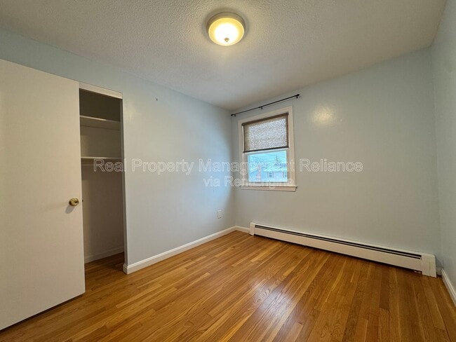 Building Photo - 30 Gables Cir