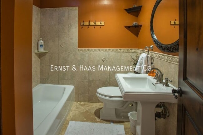 Building Photo - 3461 Montair Ave