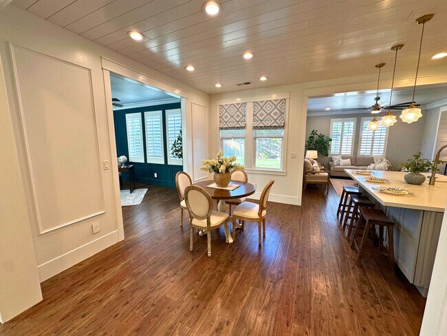 Building Photo - Stunning 4 Bedroom, 2.5 Bath Lawrence Ranch Home With Solar