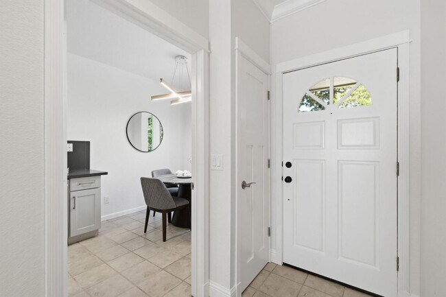 Building Photo - 991 Belmont Terrace