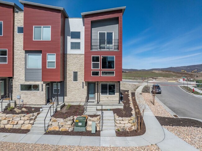 Building Photo - 6727 Purple Poppy Ln
