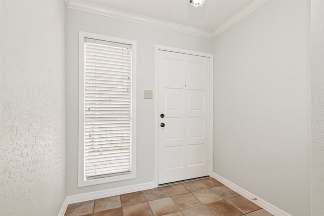 Building Photo - 19531 Woodglen Dr