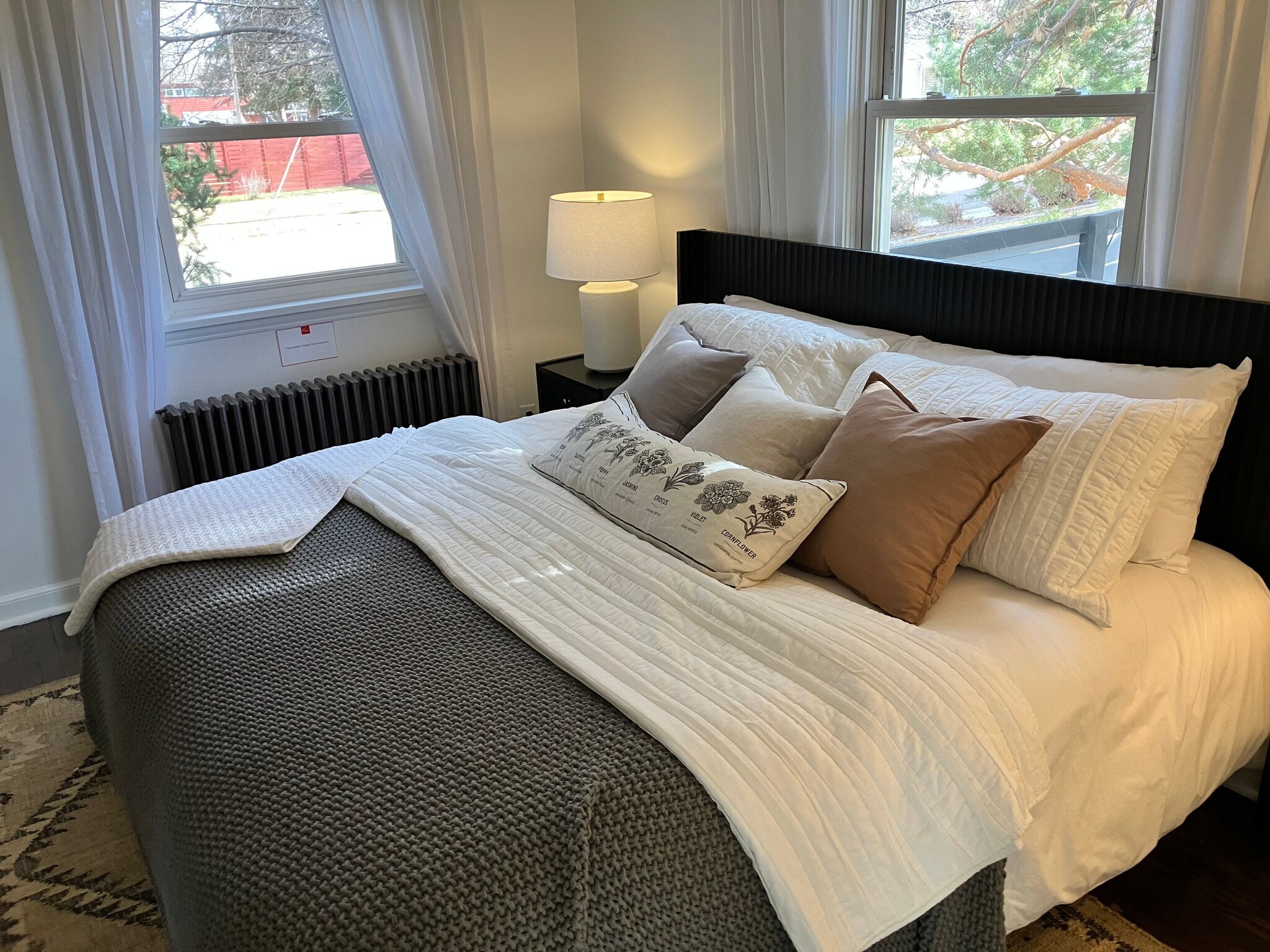 Primary bedroom with King size bed - 9100 Grandview Ave