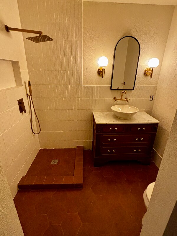 Building Photo - 9032 Howell Ln