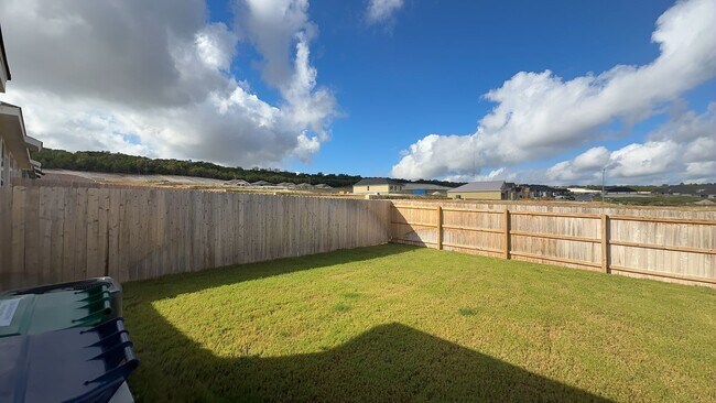 Building Photo - 616 Pacific Crest Trl