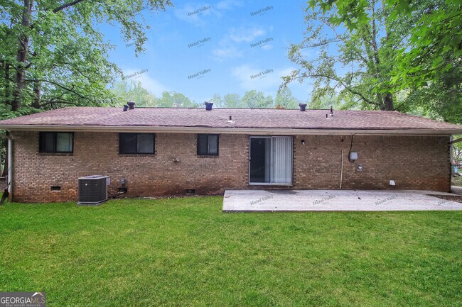 Building Photo - 1077 Ponderosa Park Dr