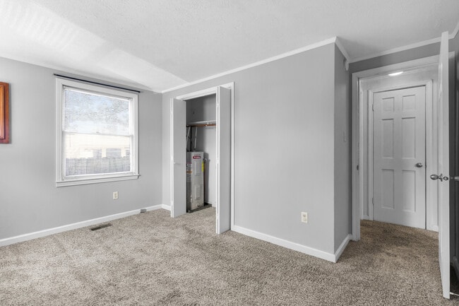 Building Photo - 338 River Walk Dr