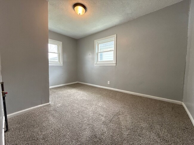 Building Photo - Newly Rehabbed Cozy 2BR Home Near Downtown Columbus – Modern Updates for Only $1,249