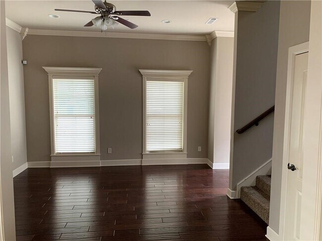 Building Photo - 3709 W Cherokee Rd