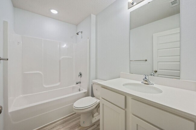 Building Photo - 522 Mary Lou Way