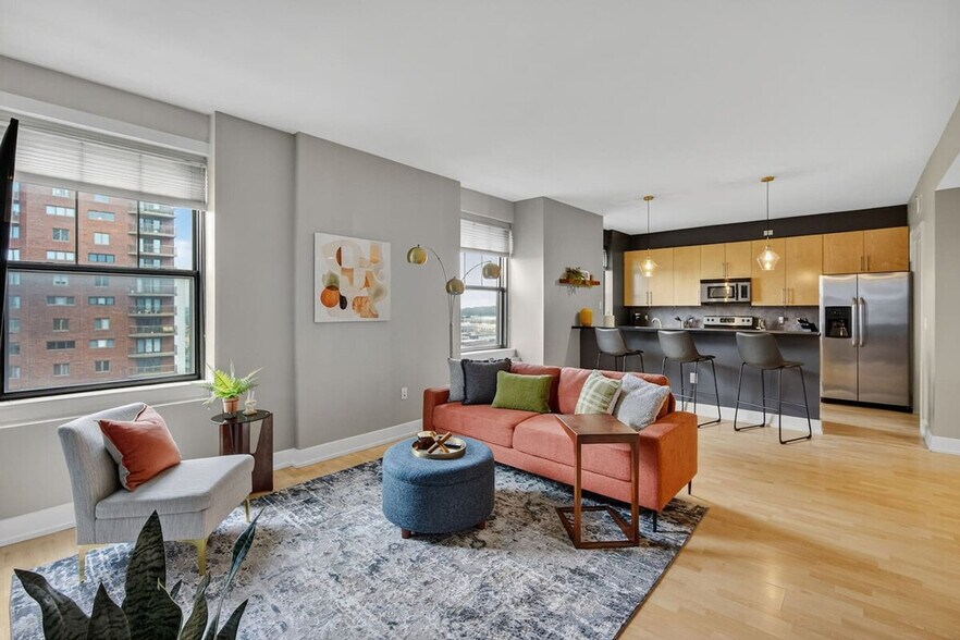 Primary Photo - 400 Walnut St