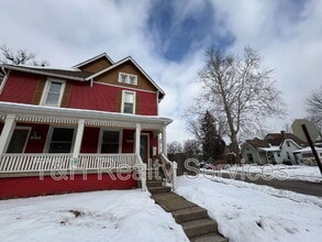 Building Photo - 1820 E 12th St