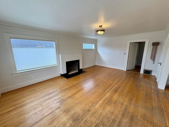 Building Photo - Sunset Hill Home