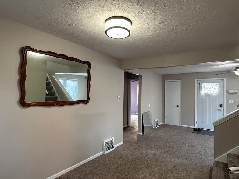 Building Photo - 3345 N 48th Ave