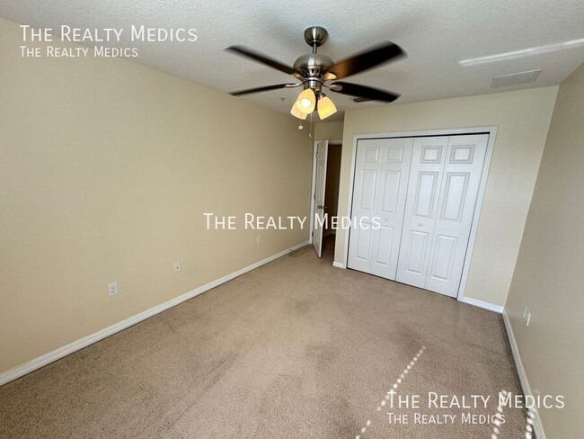 Building Photo - 2365 Seven Oaks Dr