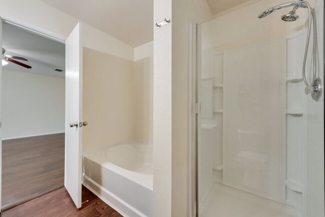 Building Photo - Charming & Spacious 3 Bedroom In North Keller