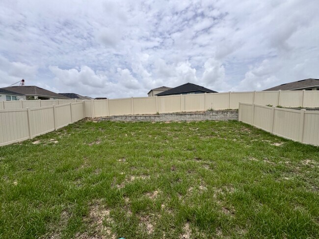 Building Photo - 325 Meadowbrook Blvd