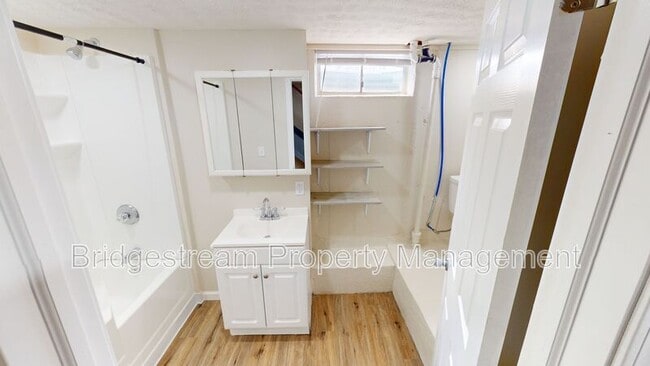 Building Photo - 23 Murray Dr