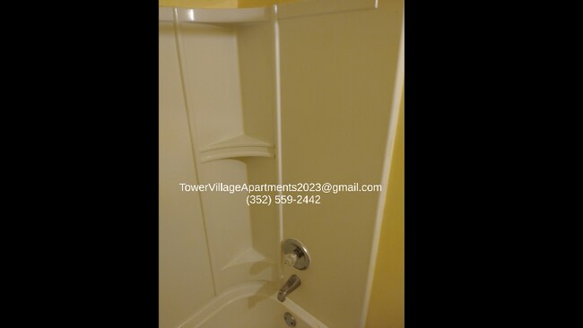 Building Photo - 7423 SW 42nd Pl