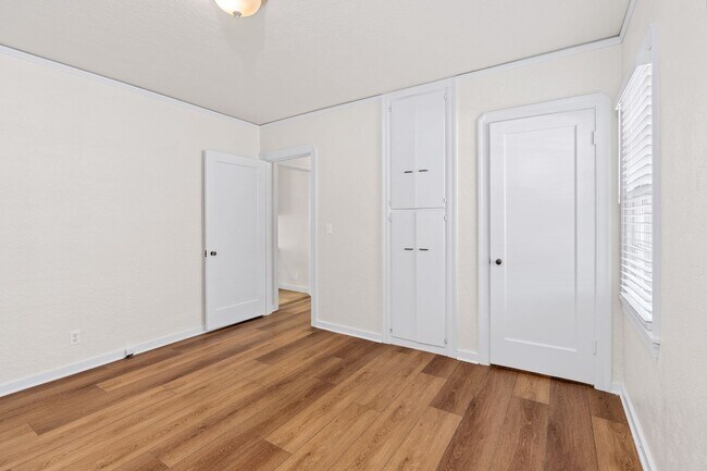 Building Photo - Downtown Napa 3 bed 2 bath single level home