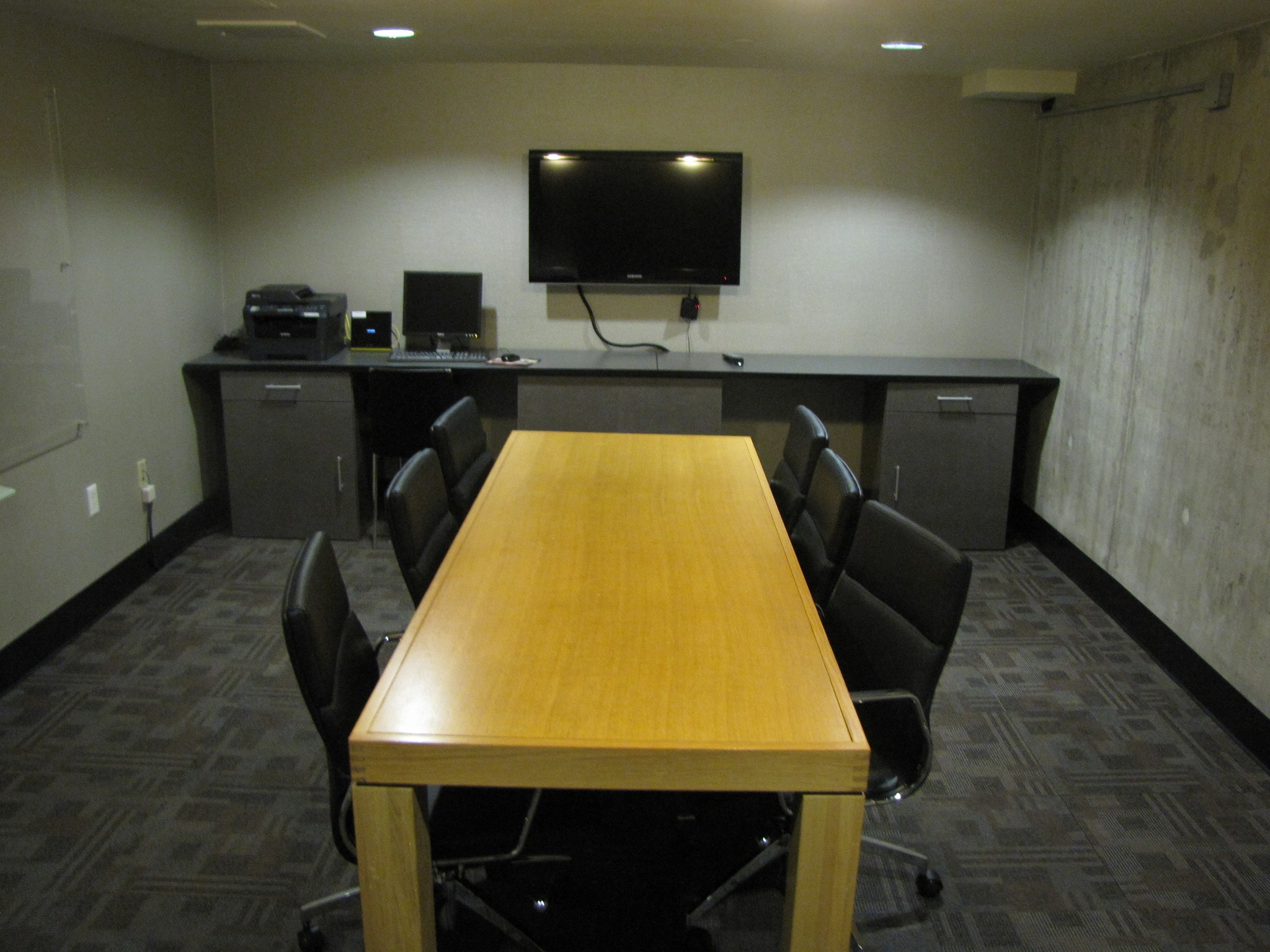 Building Photo - 311 Oak St